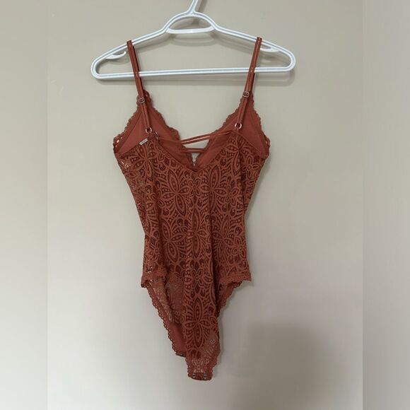 Gilly Hicks By Hollister Brown Lace Bodysuit - Picture 5 of 13